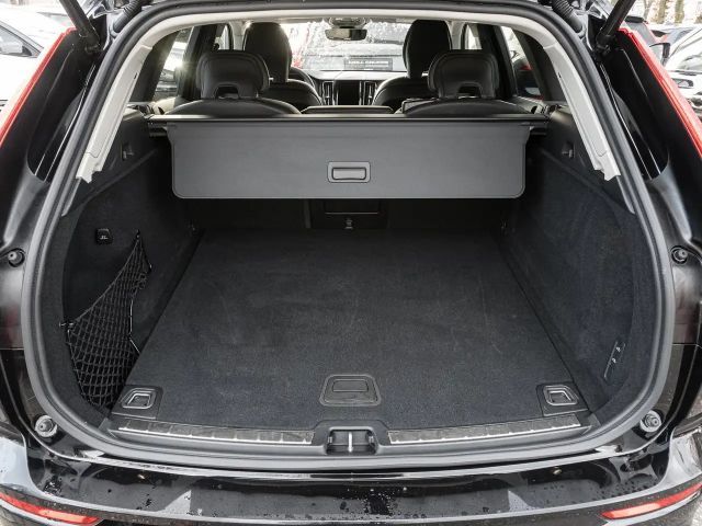 Volvo XC60 AWD Dark Plus