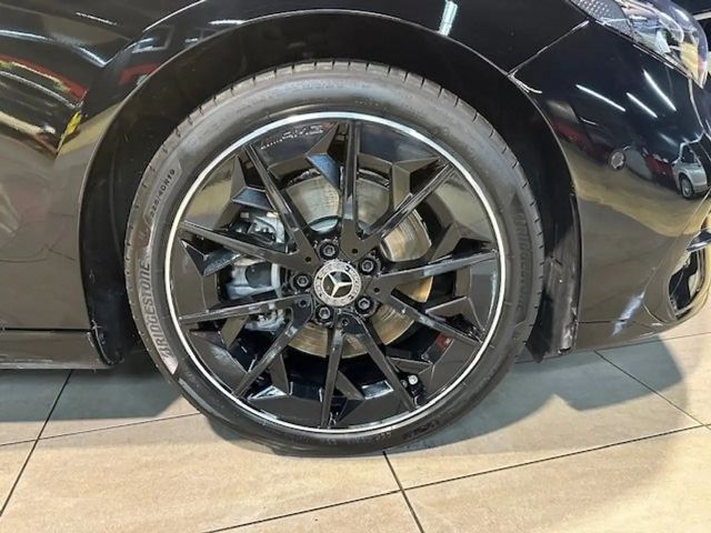 Mercedes-Benz CLA 250 AMG Line Sedan