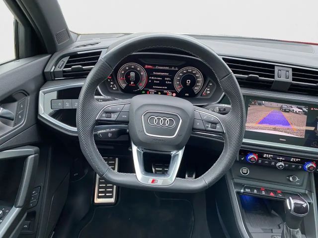 Audi Q3 45 TFSI Business Quattro S-Line