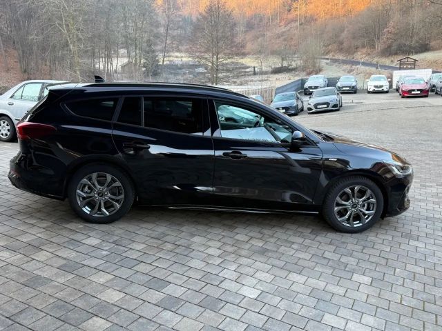 Ford Focus ST Line Wagon
