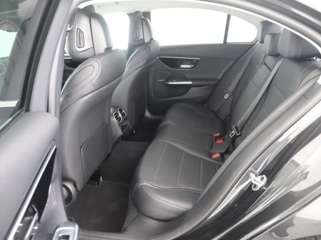 Mercedes-Benz C 400 4MATIC Sedan
