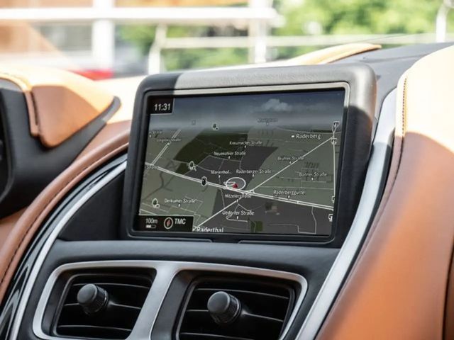 Aston Martin DB11 V8