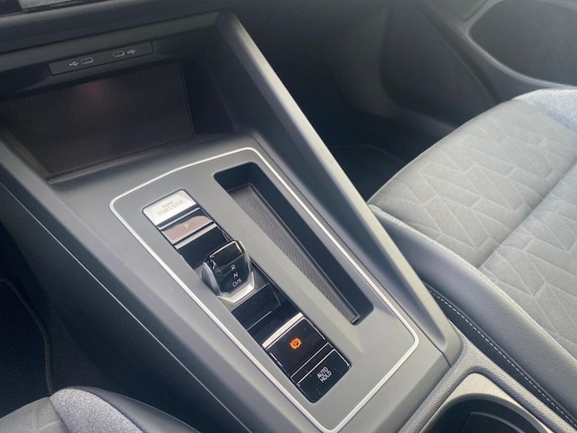 Volkswagen Golf 1.5 eTSI DSG Golf VIII Variant