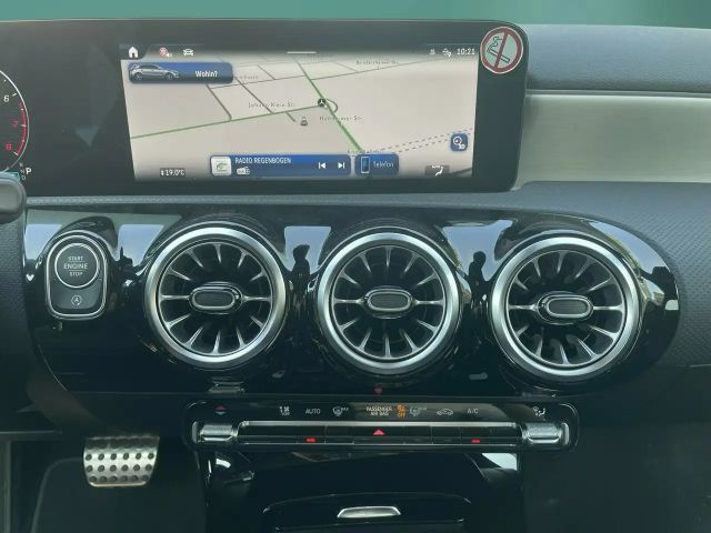 Mercedes-Benz A 200 AMG Line