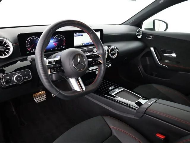 Mercedes-Benz A 180 AMG Line