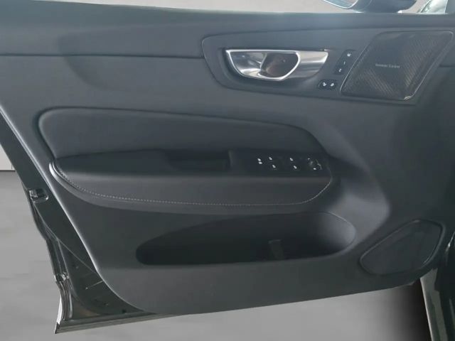 Volvo XC60 AWD Dark Plus