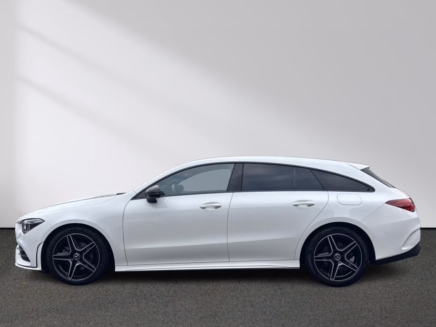 Mercedes-Benz CLA 200 AMG Line Shooting Brake