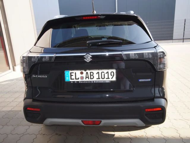 Suzuki S-Cross Hybrid