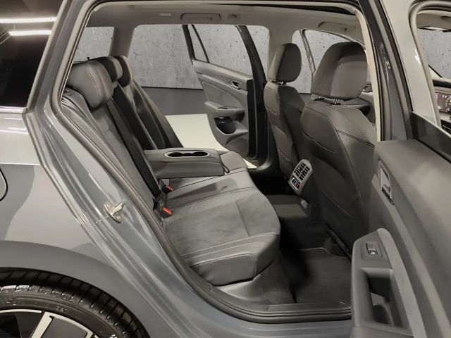 Volkswagen Golf 1.5 TSI DSG Style Variant