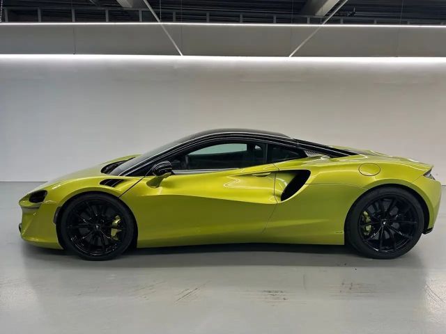 McLaren Artura Artura / Flux Green / B&W / Tracking System