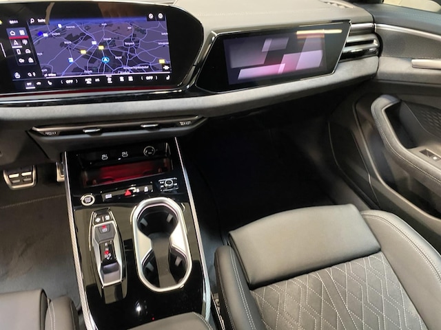 Audi A6 Avant Quattro S-Tronic