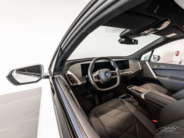 BMW iX xDrive