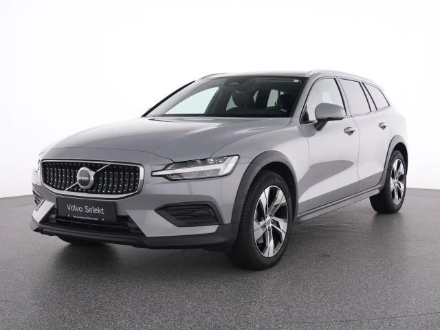 Volvo V60 Cross Country AWD Plus