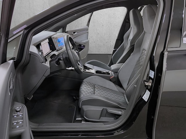 Volkswagen Golf 1.5 TSI DSG R-Line