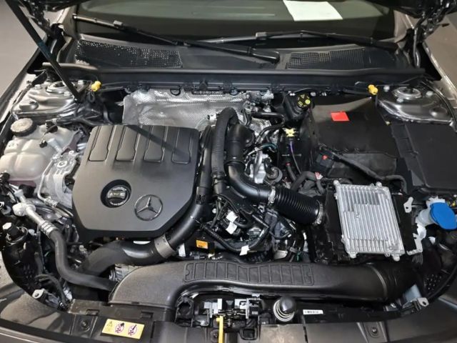 Mercedes-Benz CLA 200 AMG Line Coupé