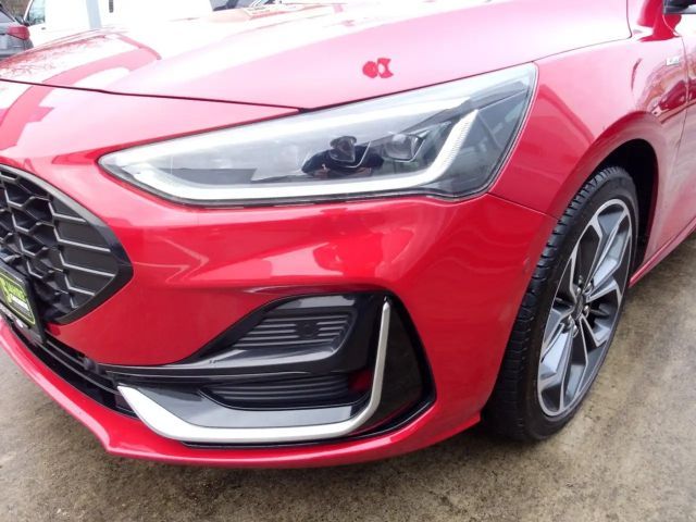 Ford Focus ST Line Vignale Wagon