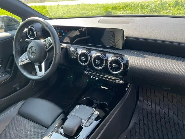 Mercedes-Benz A 200 Hatchback Style