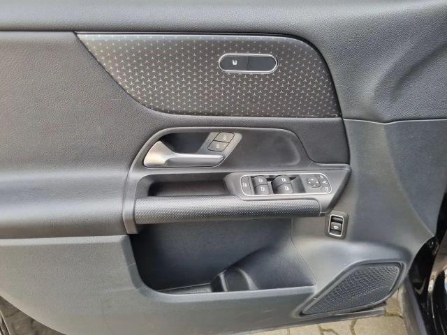 Mercedes-Benz GLB 200 4MATIC GLB 200 d