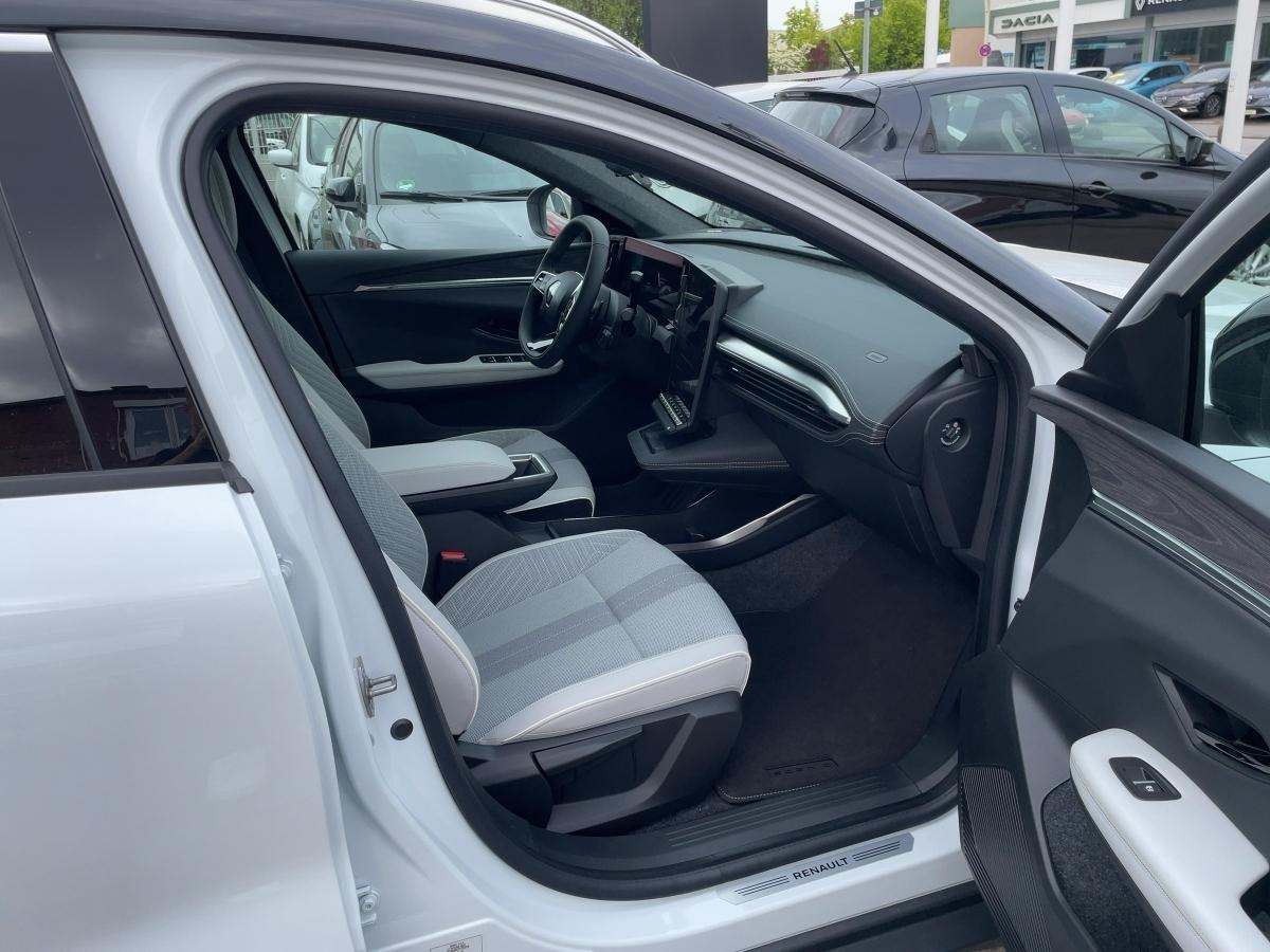 Renault Scenic E-Tech Iconic