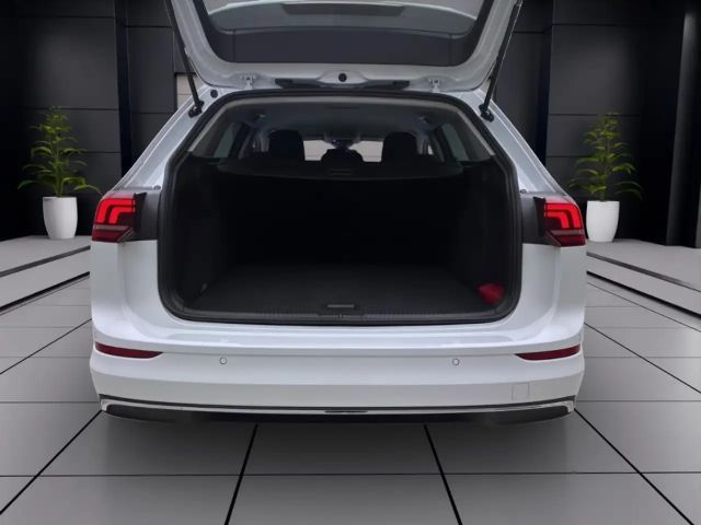 Volkswagen Golf 1.5 eTSI DSG Variant