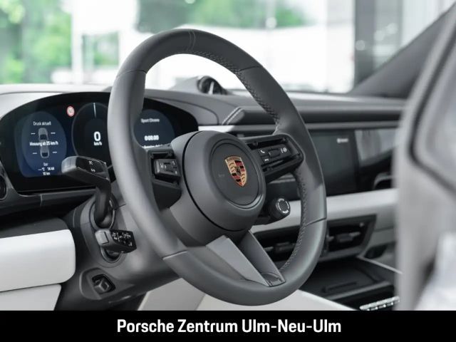 Porsche Macan 4