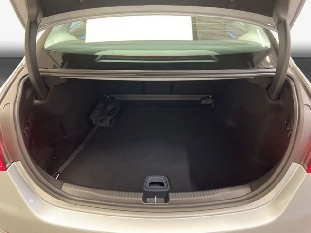 Mercedes-Benz C 180 Sedan