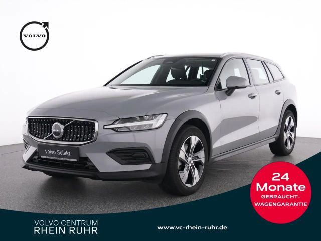 Volvo V60 Cross Country AWD Plus