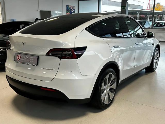 Tesla Model Y AWD Long Range