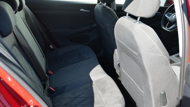 Volkswagen Golf 1.5 eTSI DSG Golf VIII