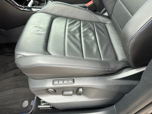 Volkswagen T-Roc R / R-Performance / Akrapovice