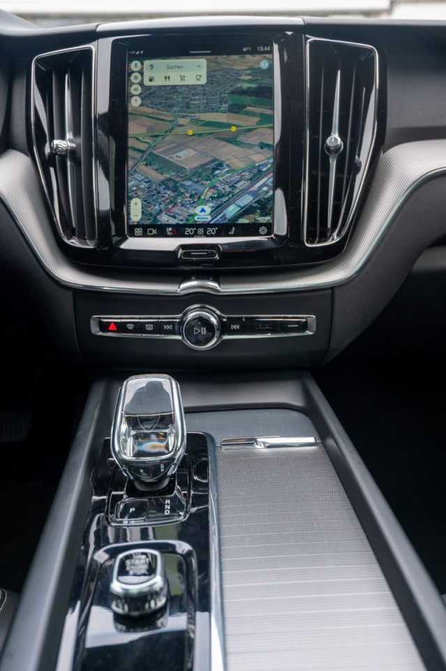 Volvo XC60 AWD Dark Plus