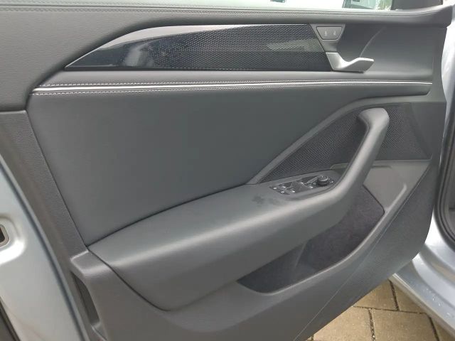 Volkswagen Passat 1.5 eTSI Business DSG