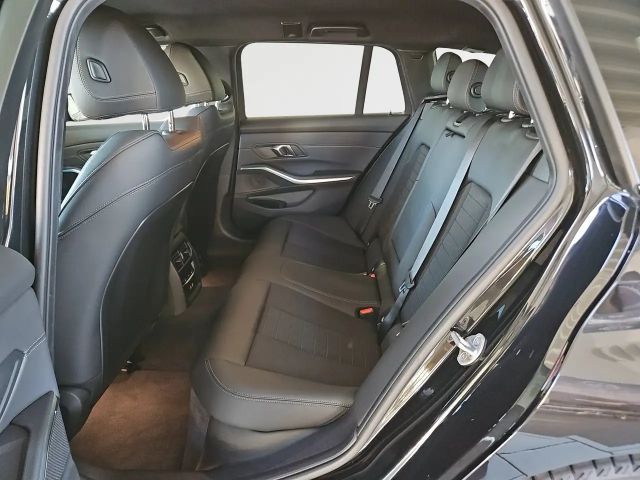 BMW 330 330e Touring xDrive