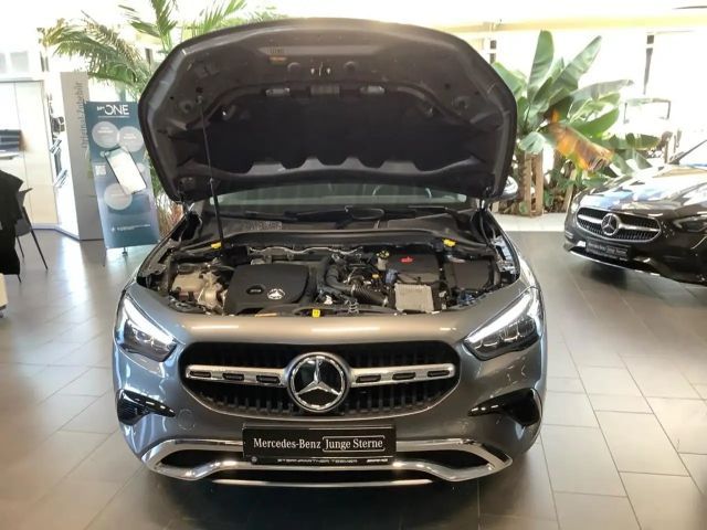 Mercedes-Benz GLA 200 Progressive
