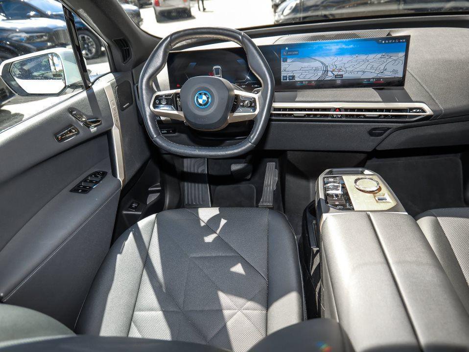 BMW iX xDrive40