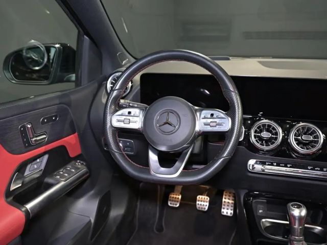 Mercedes-Benz B 200 AMG Line B 200 d