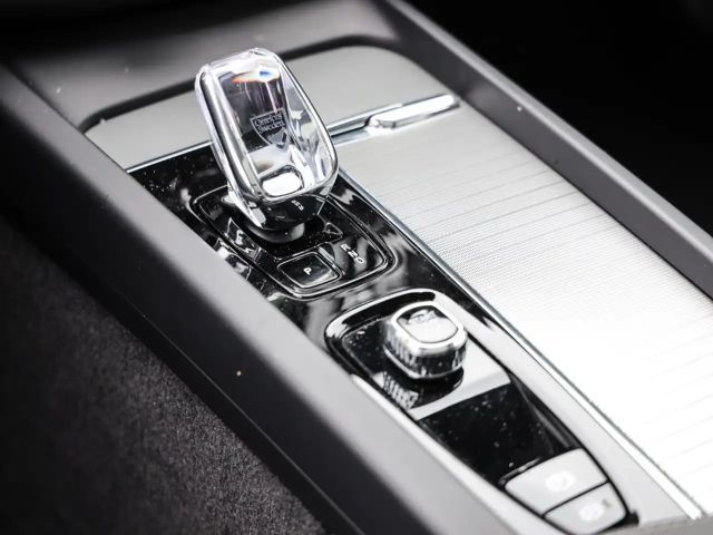 Volvo XC60 AWD Dark Plus