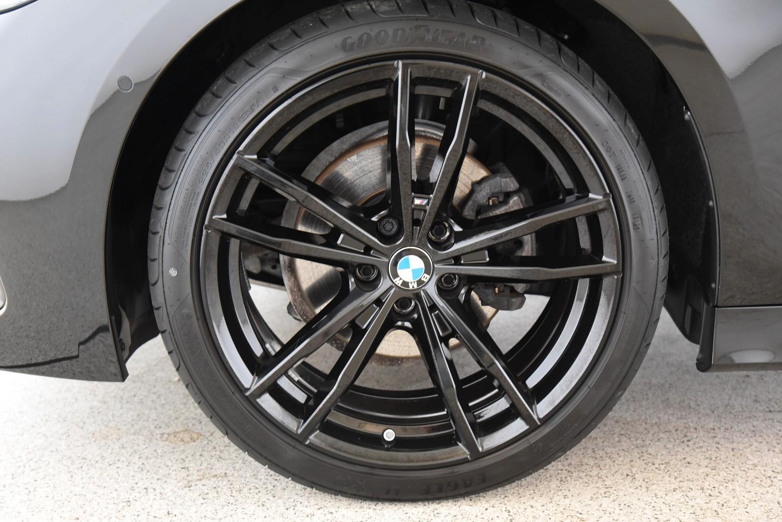 BMW 320 320d M-Sport Sedan xDrive