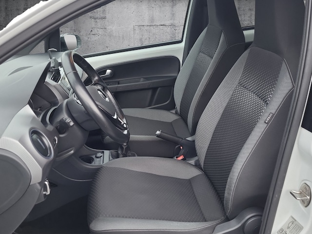 Volkswagen up! Active