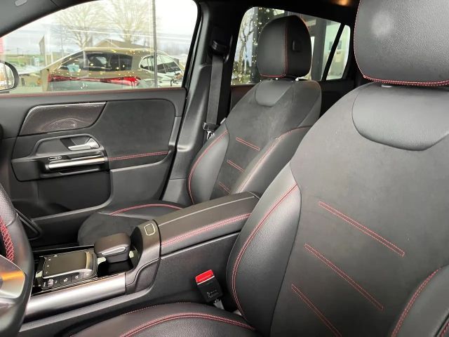 Mercedes-Benz GLA 180 AMG Line