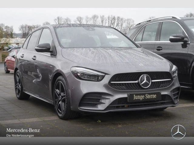Mercedes-Benz B 180 AMG Line Sedan