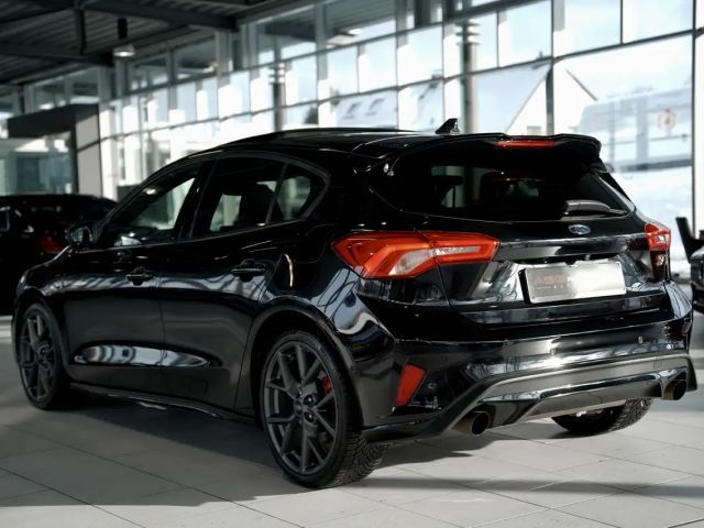 Ford Focus EcoBoost ST Line