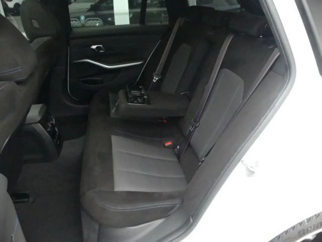 BMW 330 330e Touring xDrive