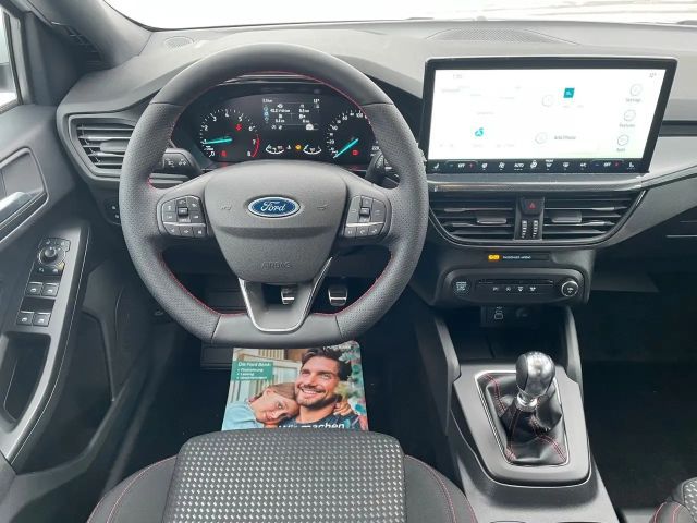 Ford Focus ST Line Wagon