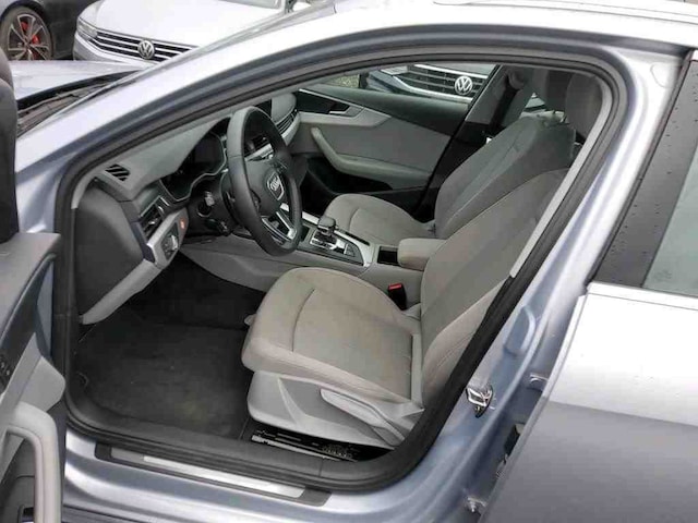 Audi A4 35 TFSI Avant S-Tronic