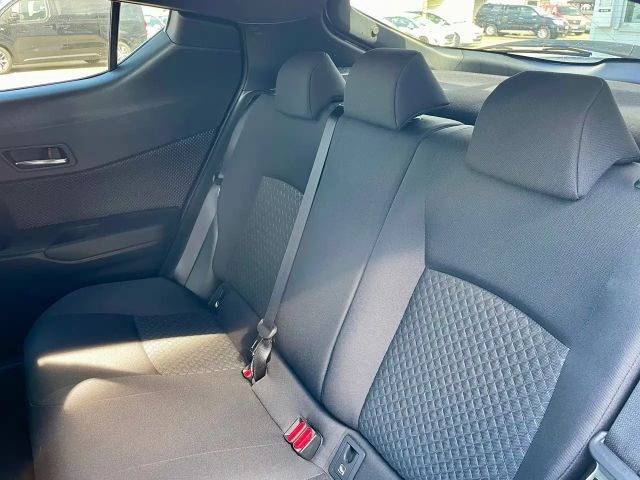 Toyota C-HR Hybride Team D