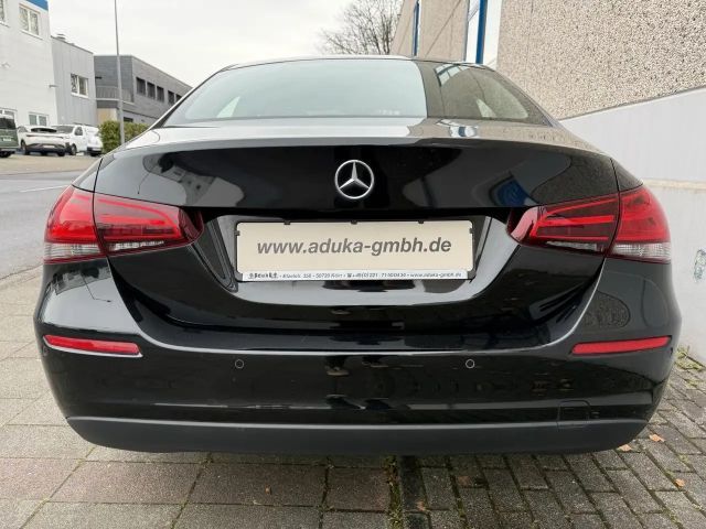 Mercedes-Benz A 180 A 180 d