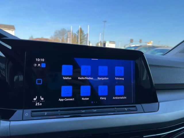 Volkswagen Golf Life Variant