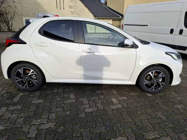Toyota Yaris Active Hatchback Hybride