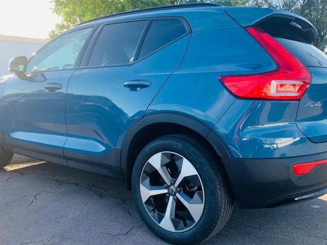 Volvo XC40 Dark Plus